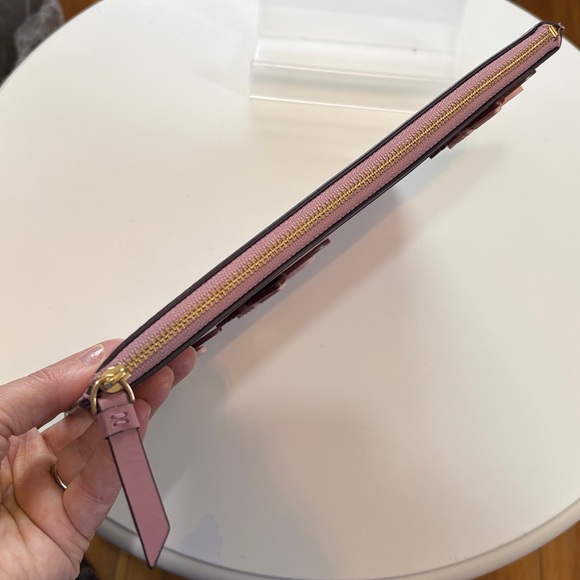 Kate Spade NWT Gia All the Buzz Clutch Butterfly Applique Dusty Peony MSRP $149